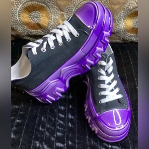 NWOT Mata Shoes Black and Purple Low Top Platform Sneakers 8